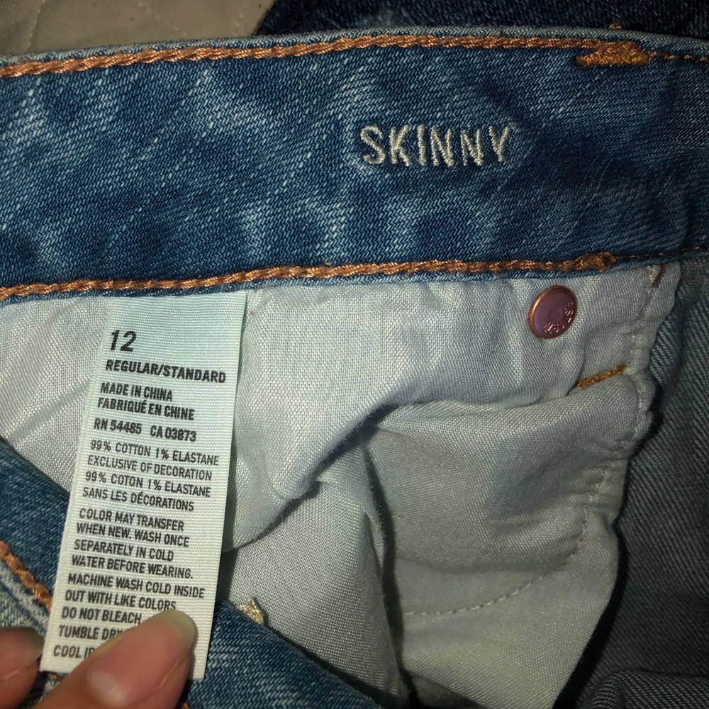 american eagle ripped jeans
